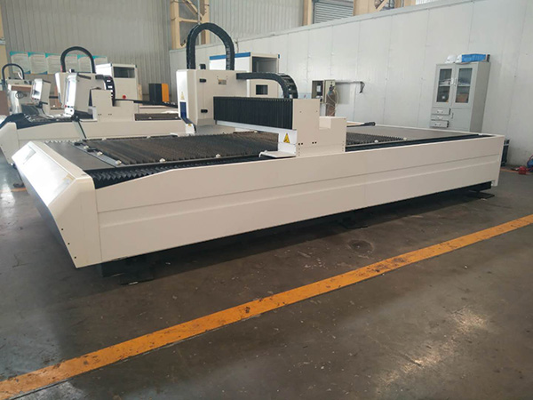 1000W 2000W 3000W 4000W 6Kw kuitu laserleikkauskone metallilevylle