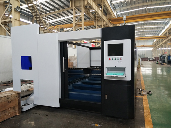 Korkean tarkkuuden 3000x1500mm pieni 1000w 1500w kuitu laserleikkauskoneen hinta